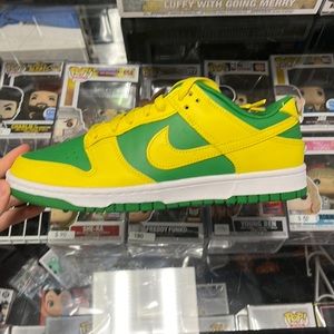 Low Jordan 1 Reverse Brazils